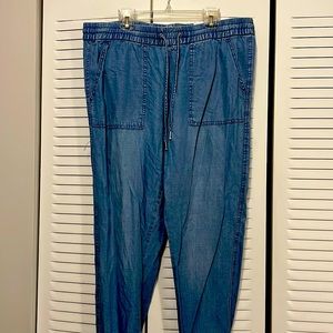 Jean with drawstrings with pockets